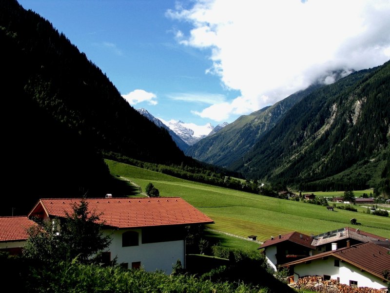 haus-larcher-ausblick-vom-wohnzimmer-ferienwohnung