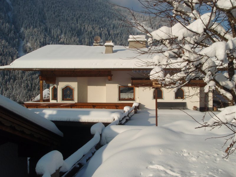 haus-larcher-ferienwohnung-im-winter