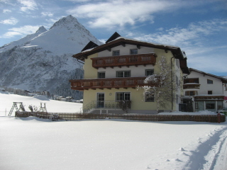 haus-winter-ost-1