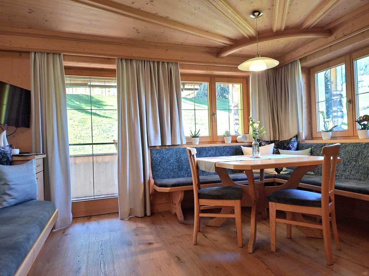appartement-wiesegg-alpbach-wohnkueche2