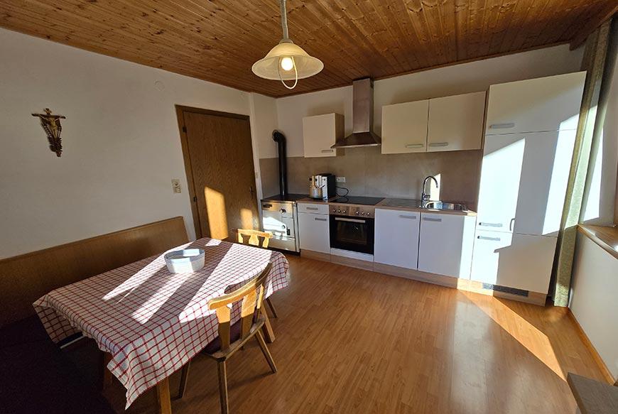 ferienwohnung-kueche-strickner