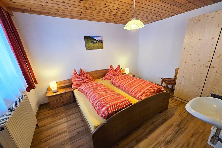 ferienwohnung-schlafzimmer-strickner