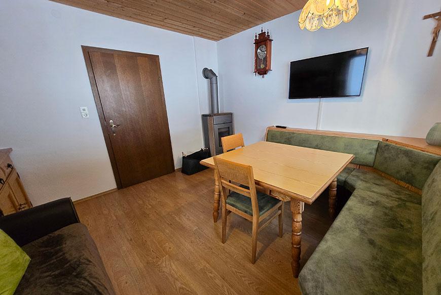 wohnraum-haus-strickner