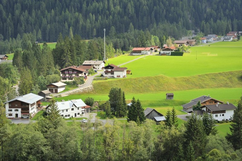 blick-auf-griessau-vom-lechweg