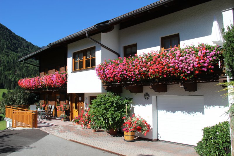 ferienwohnung-suchen-buchen-virgen-matrei-appartement-osttirol-berge-wandern