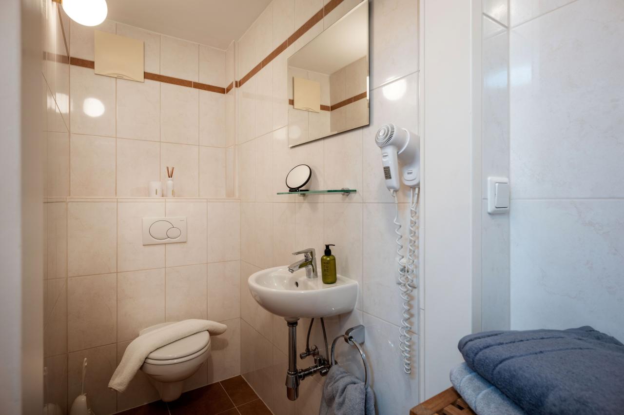landhaus-maria-nagerlgasse-15-fuegen-badezimmer-1