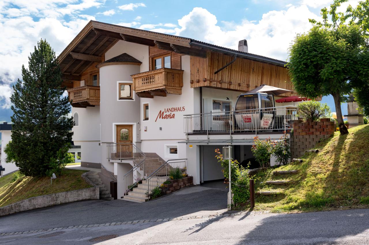 landhaus-maria-nagerlgasse-15-fuegen-haus-aussen-1