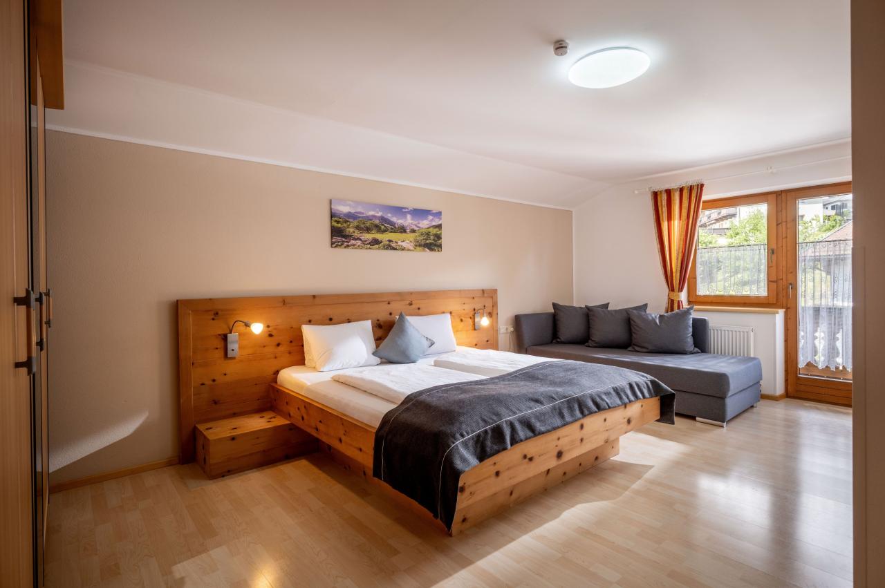 landhaus-maria-nagerlgasse-15-fuegen-schlafzimmer-5