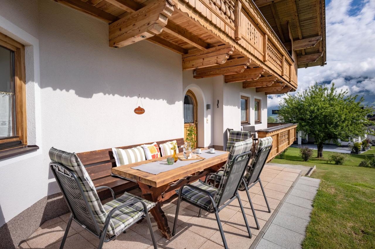 landhaus-maria-nagerlgasse-15-fuegen-terrasse-1