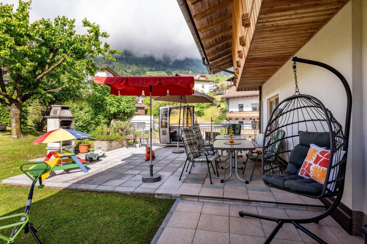 landhaus-maria-nagerlgasse-15-fuegen-terrasse-2