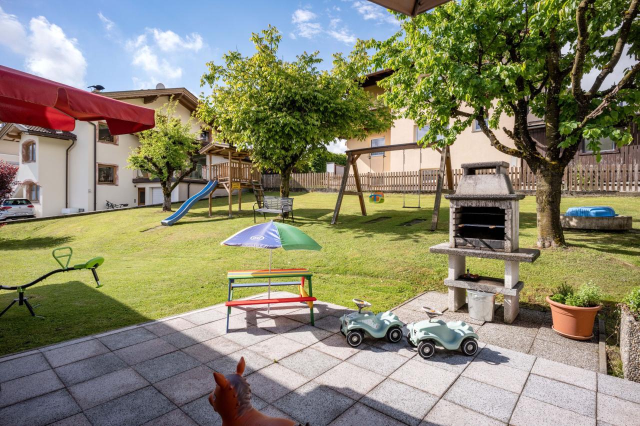 landhaus-maria-nagerlgasse-15-fuegen-terrasse-spielplatz