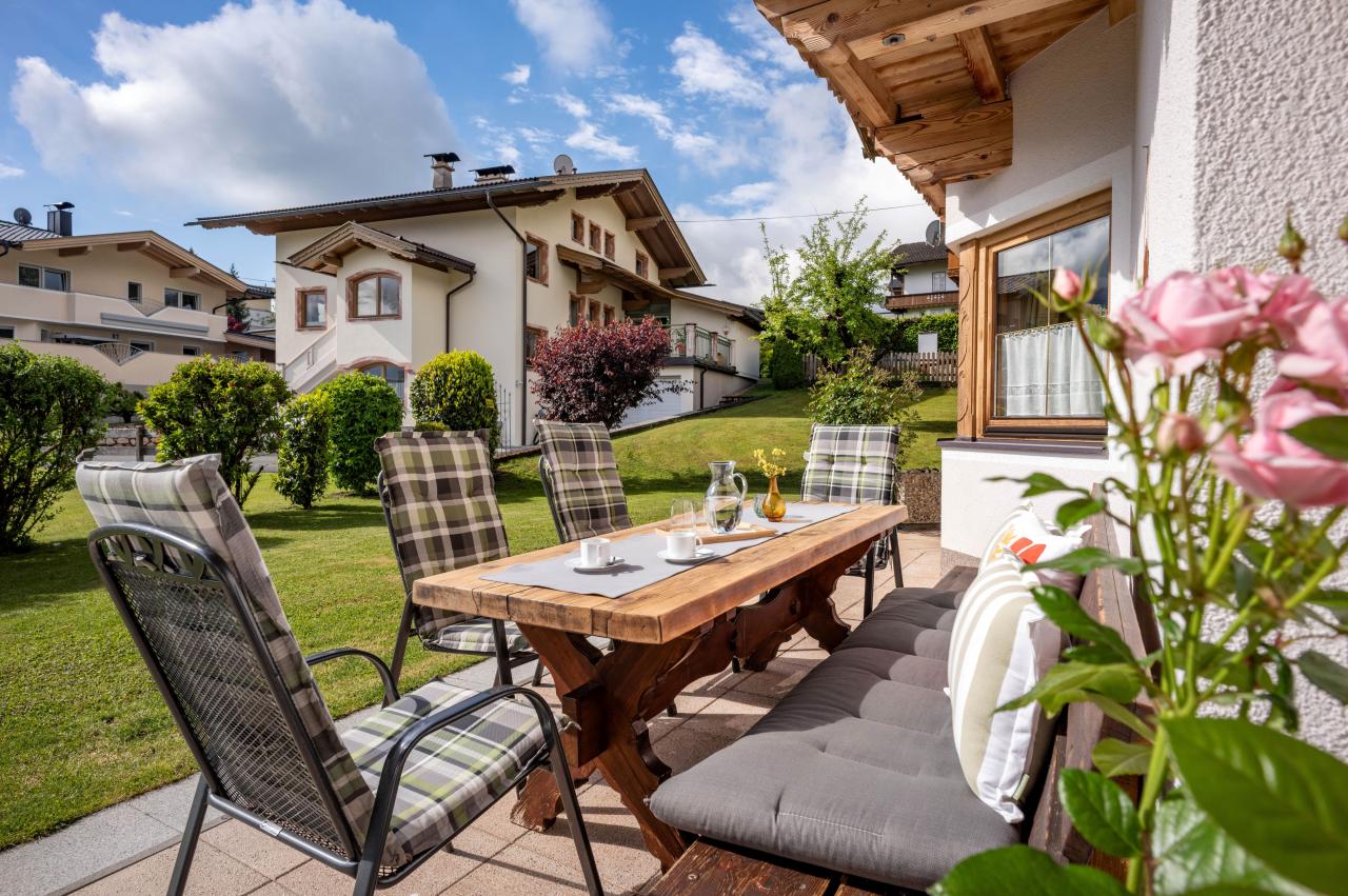 landhaus-maria-nagerlgasse-15-fuegen-terrasse