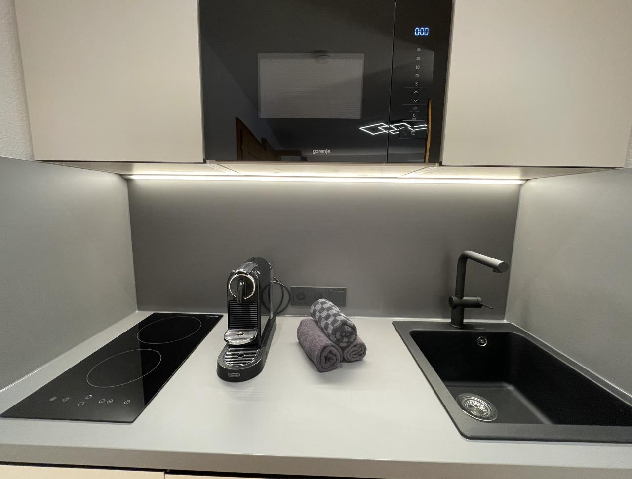 img-9535-jpgkuechetop3