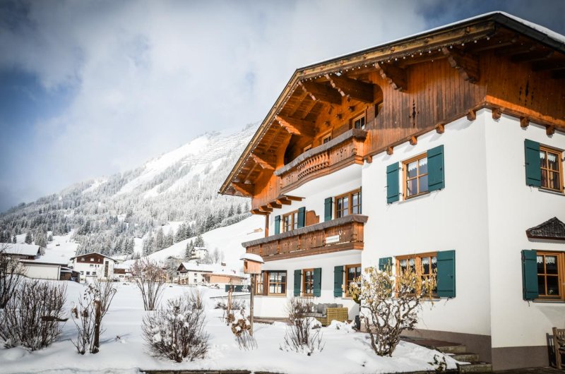 landhaus-bernhard-haus-winter-web-17