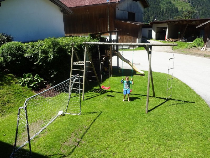 001-hottererhof-spielplatz