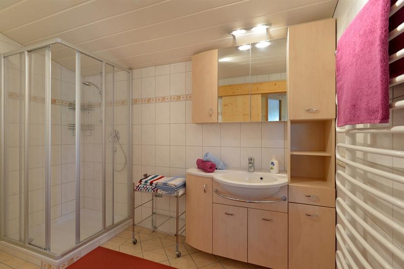 soell-marianne-hechl-ferienwohnungen-sattler-appartement-3-badezimmer