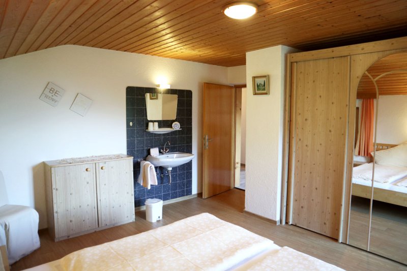 schlafzimmer-1-1