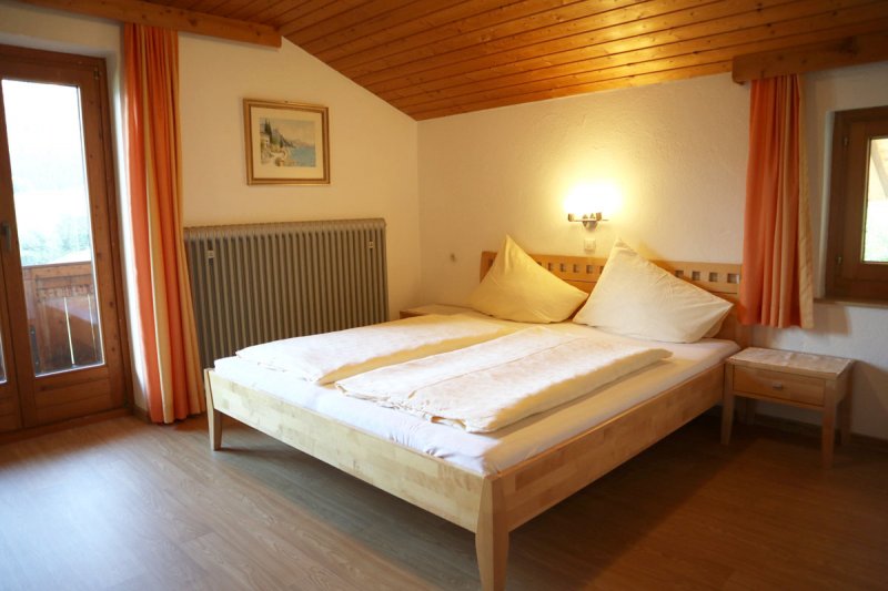 schlafzimmer-1