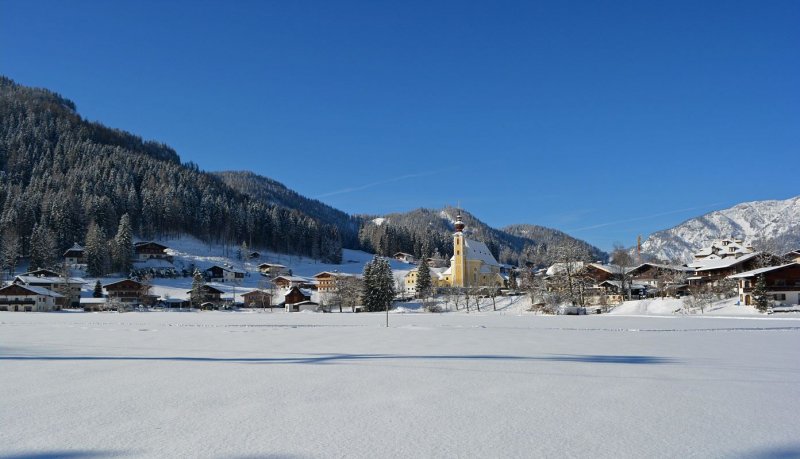 kitzbueheler-alpen-pillerseetal-waidring-ortsansicht-winter-tvb-pillerseetal-1