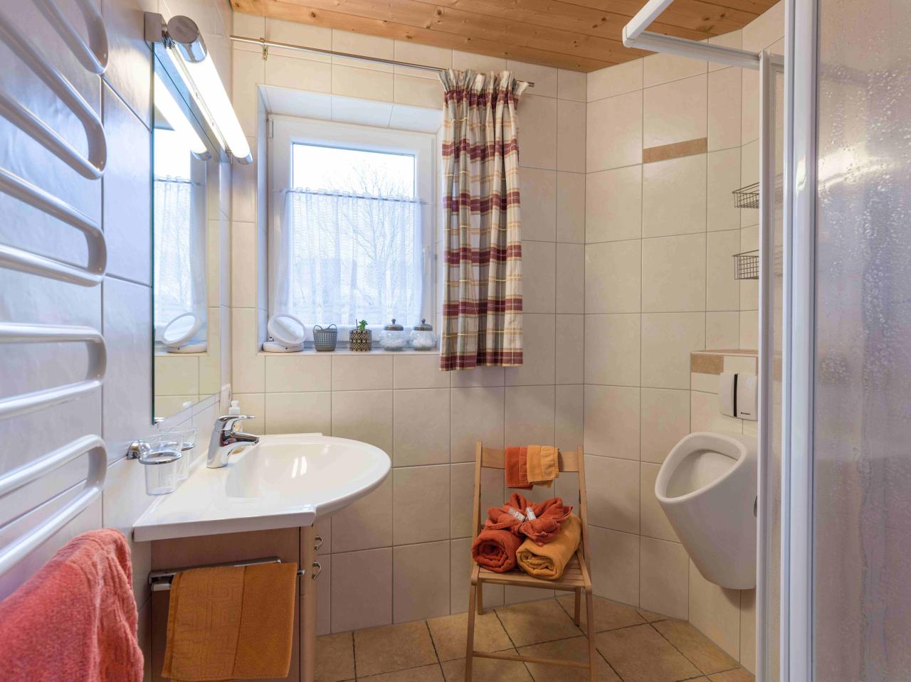 appartement-poelven-badezimmer