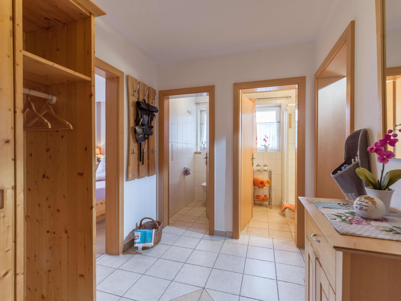 appartement-wilder-kaiser-vorraum-garderobe-wc