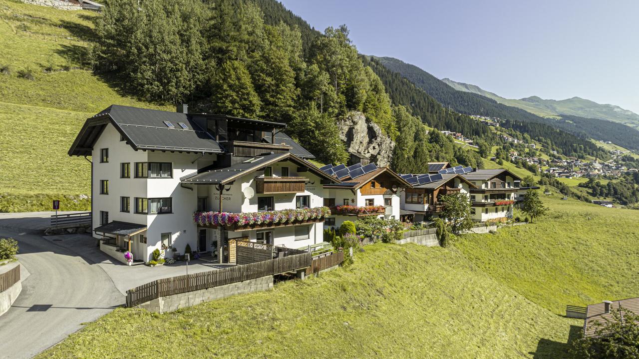 apartments-zu-rcher-kappl-aussen-sommer-4