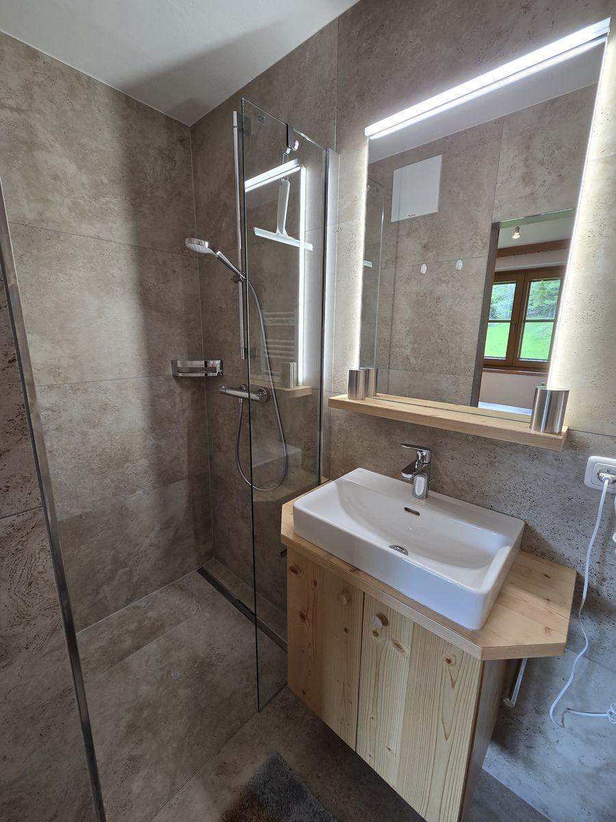 badezimmer-ferienwohnungschoberblick-kals-am-grossglockner