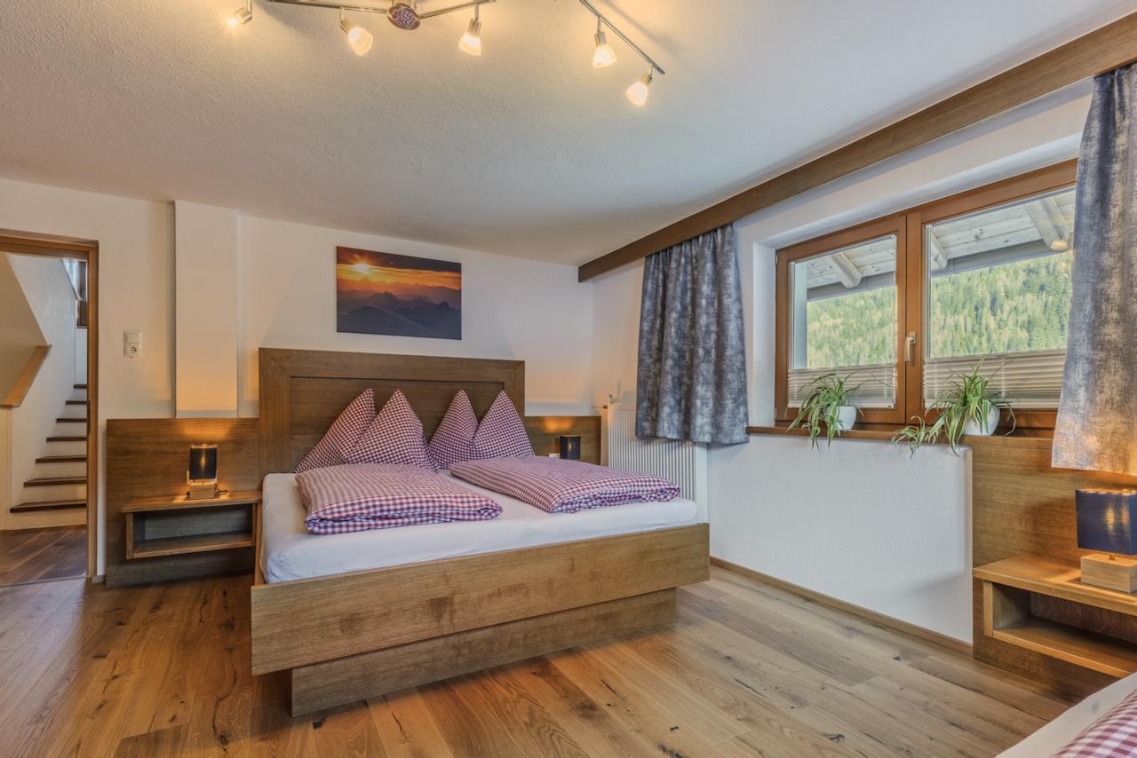 13tirol-hildegard-dreibettzimmer-1