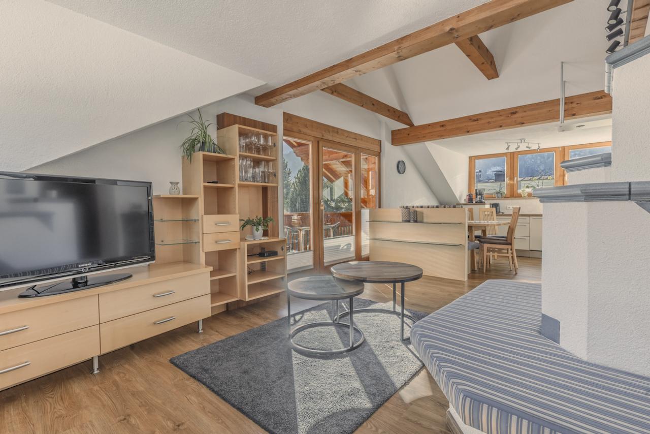 1tirol-hildegard-wohnzimmer