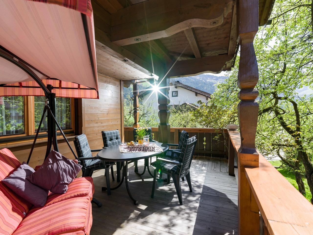 ferienwohnung-hauser-dorfstrasse-93-aschau-04-2020-balkon-sitzgarnitur