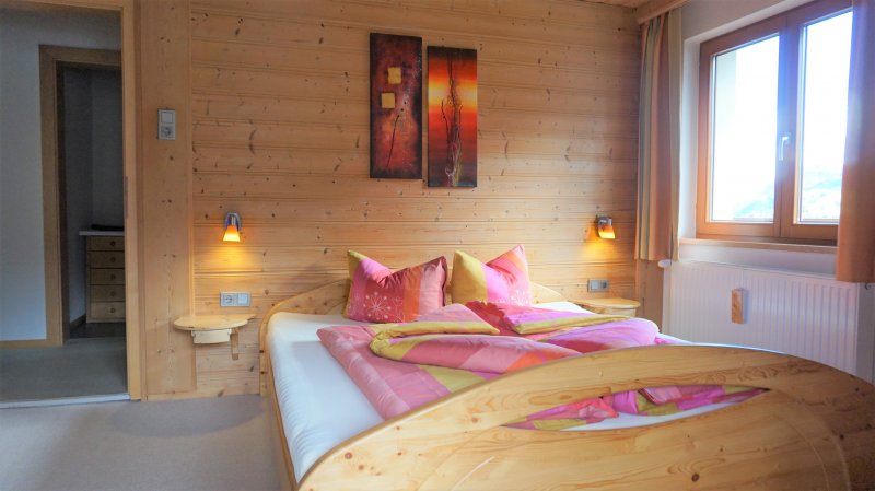 schlafzimmer-pitztalblick-2