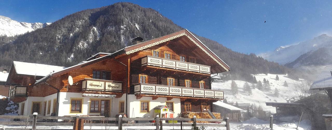 pahlhof-im-winteransicht