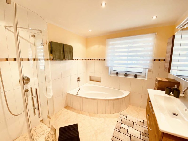 apart-schiestl-master-bathroom-01-c-sabrivity
