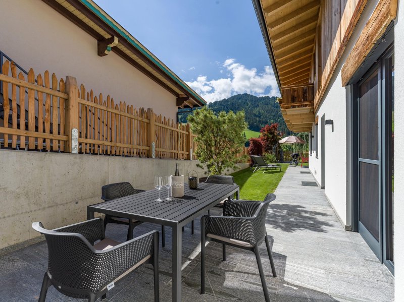 ferienhaus-chalet-zum-schneider-mascht-schwendt-6-itter-06-2022-terrasse-hinten