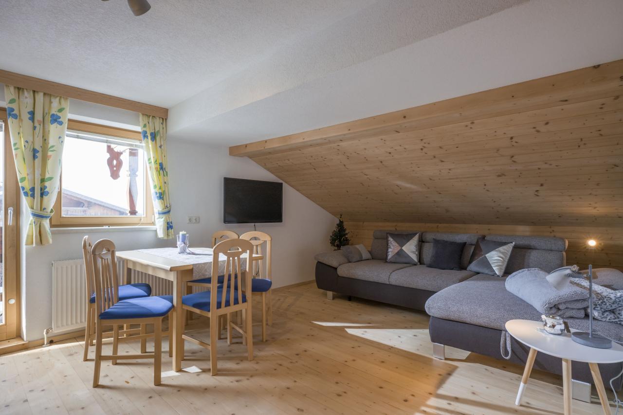 kollerhof-itter-schwendt-15-wohnzimmer-neu-min