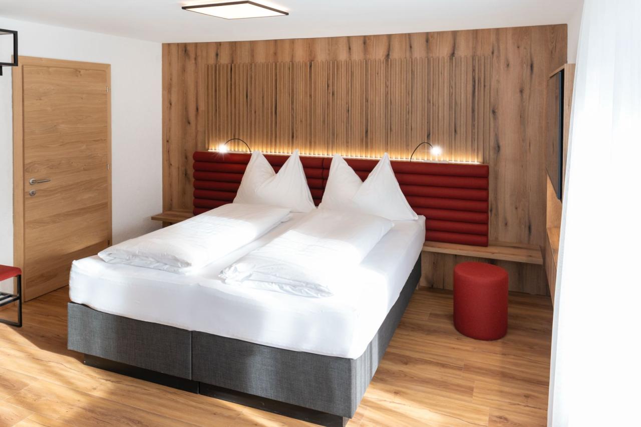 1ce03d70-6d7a-4f15-a564-0cbc2e1e5ec3