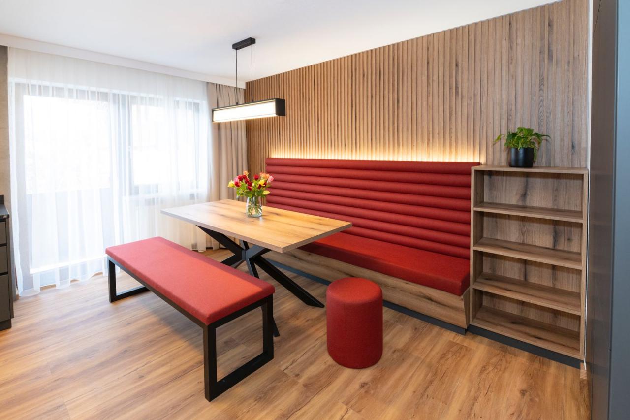 570549c7-aacf-4b7b-8ccb-d554de369c54