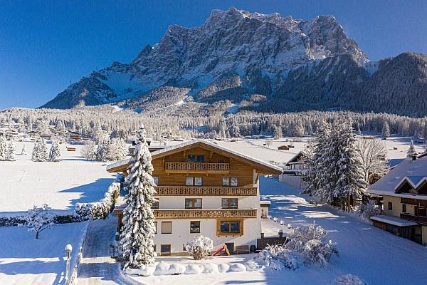 alpenstern-ehrwald-winter