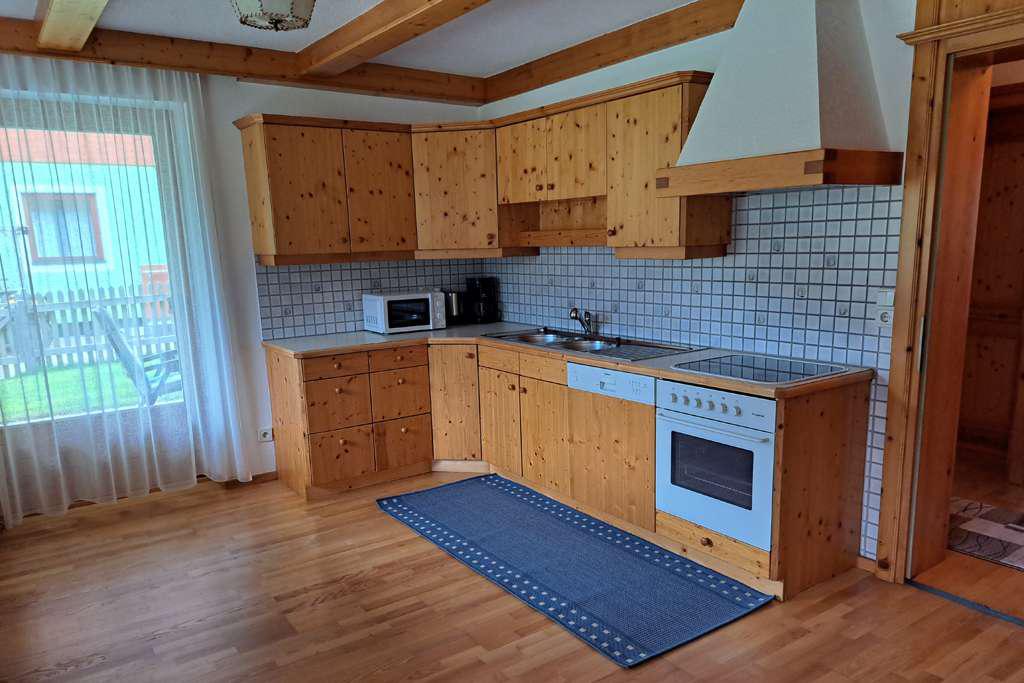 apartments-poetscher-ferienwohnung-3-kueche