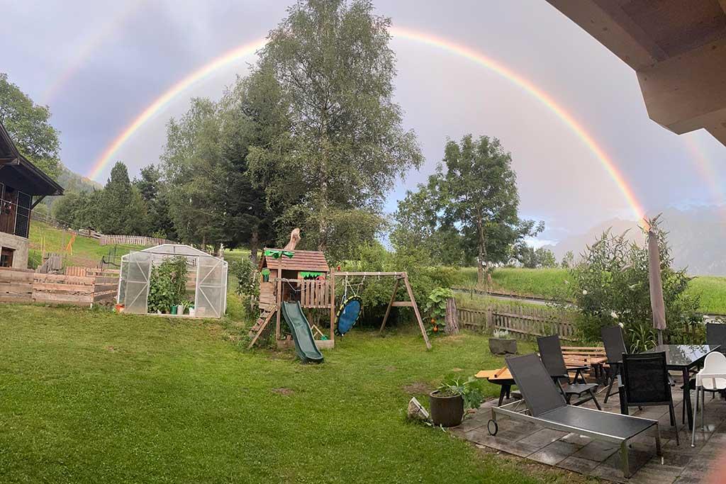 garten-spielplatz-ferienwohnung-schmied-in-oberdrum