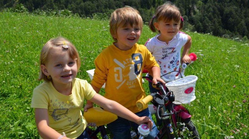 radfahren-kinder-apart-franziska