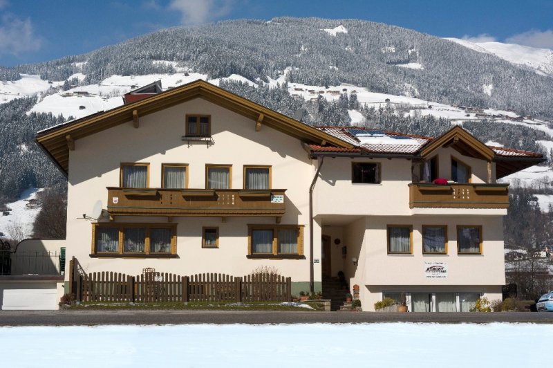 gaestehaus-stock-zillertal-winter