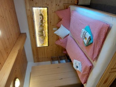 room_image.jpg