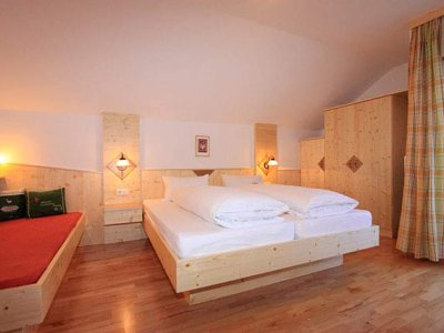 room_image.jpg