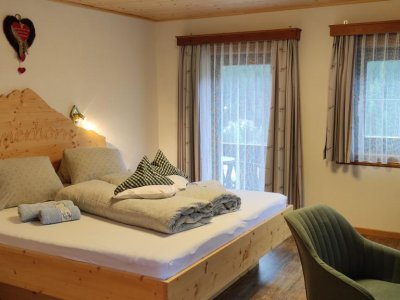 room_image.jpg