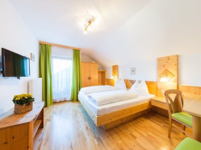 room_image.jpg