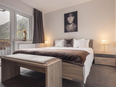 room_image.jpg